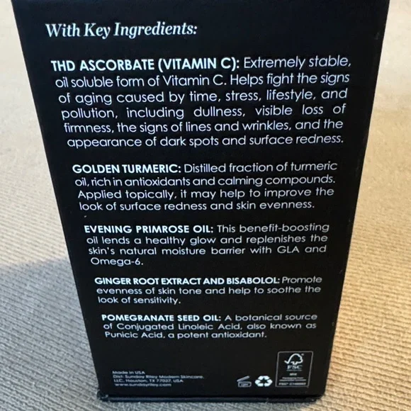 Sunday Riley C.E.O. Glow Vitamin C + Turmeric Face Oil - Picture 4 of 4